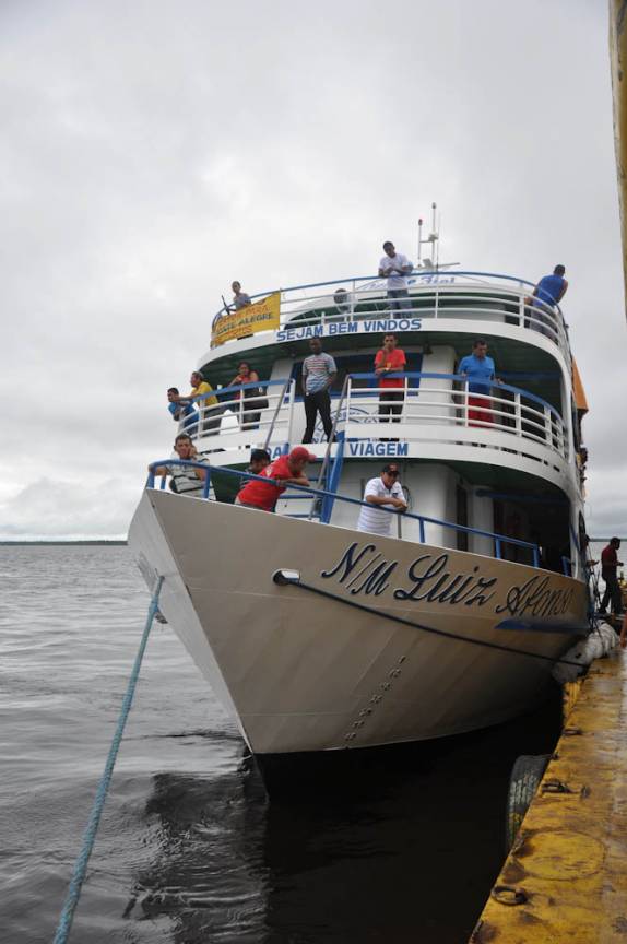 Nosso barco, Luiz Afonso, no  porto de Manaus - AM, antes da viagem à Santarém